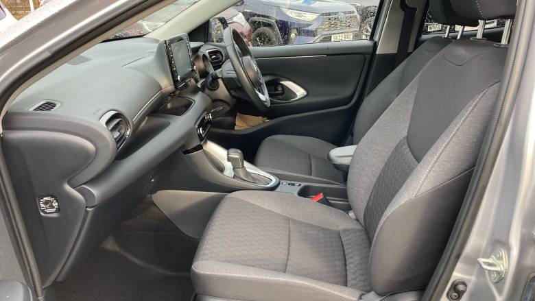 Toyota Yaris 1.5 Hybrid Design 5dr CVT Hybrid Hatchback